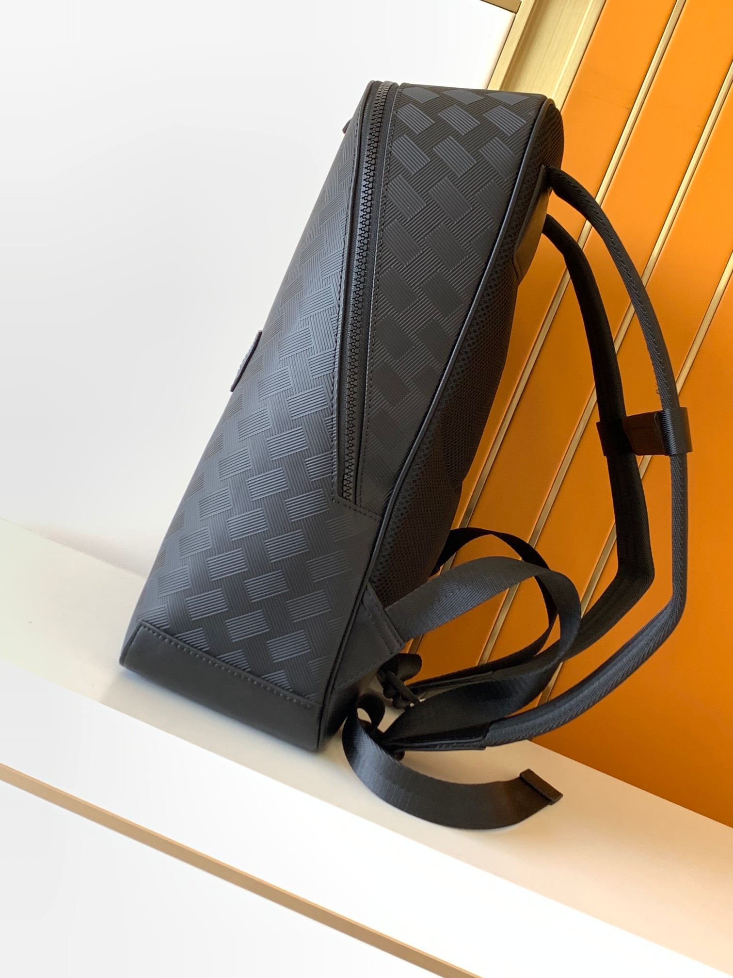 Minimalist Black Embossed Back - đánh giá và giá Leather Work Rucksack Mens